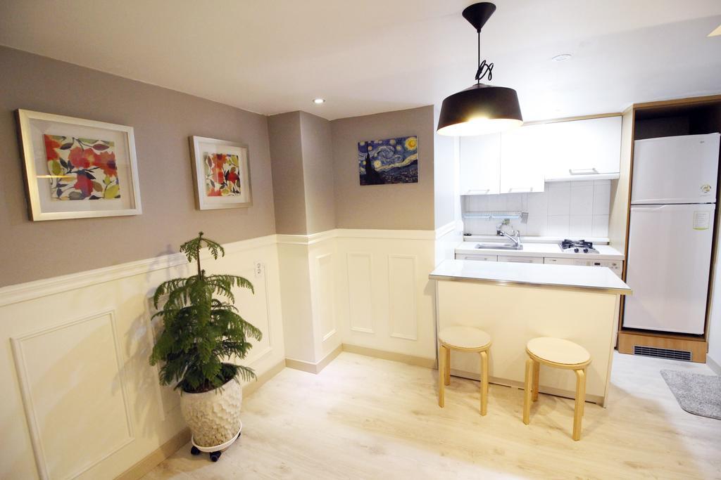 Apartment Cozy Duplex Hongdae
